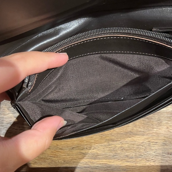 Authentic Buberry leather wallet - Picture 8 of 14